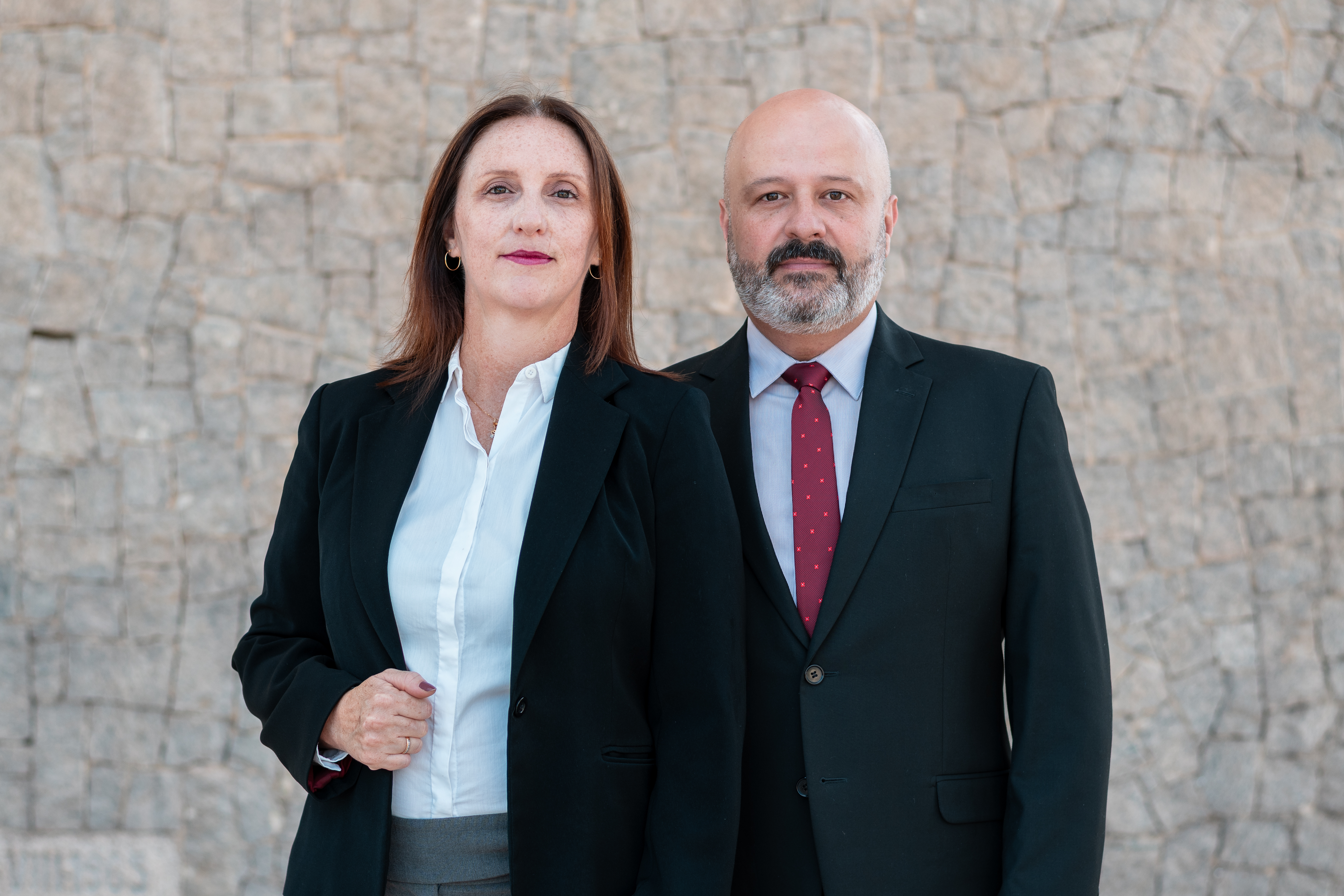 Cirlene Stelzner Jung e Marcelo Jung Junior, advogados especialistas em consultoria jurídica educacional e gestão de riscos escolares